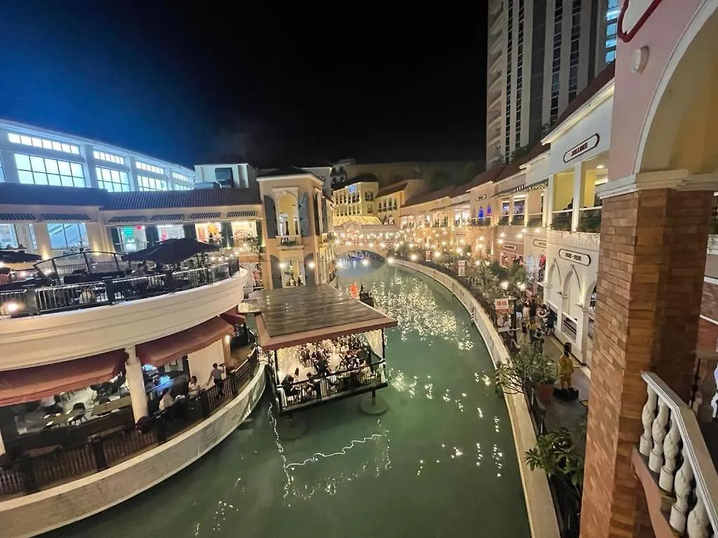 Venice Luxury Residences With Balcony - A Taste Of Venice Italy Manila